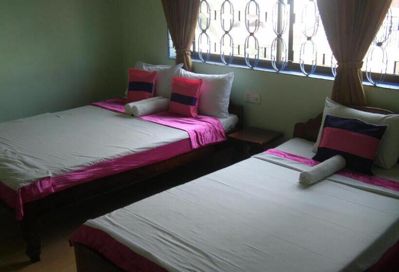 اتاق استاندارد سه نفره, Bun Kao Guesthouse