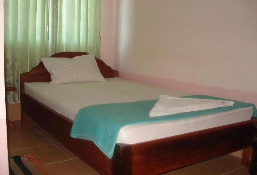 اتاق استاندارد یک نفره, Bun Kao Guesthouse