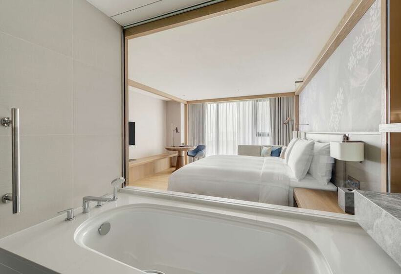 اتاق استاندارد با تخت دوبل, Doubletree By Hilton Taipei Zhongshan