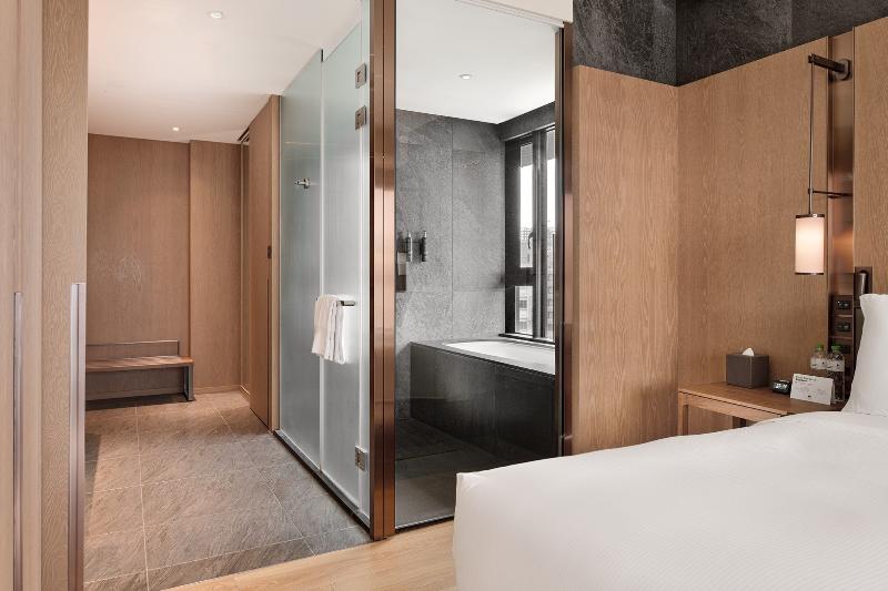 اتاق استاندارد با تخت بزرگ, Doubletree By Hilton Taipei Zhongshan