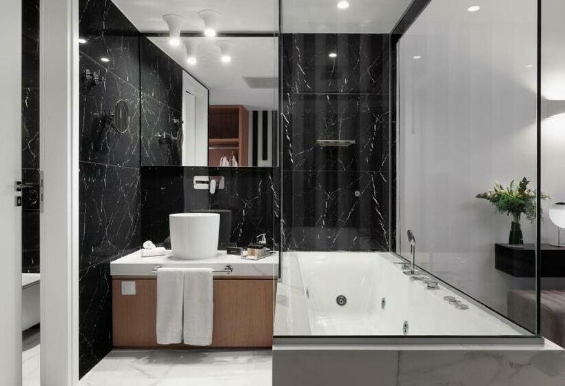 Номер Deluxe с Гидромассажем, Elia Ermou Athens