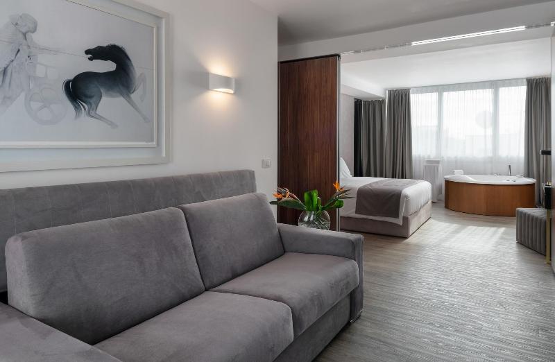 Deluxe люкс с видом, Elia Ermou Athens