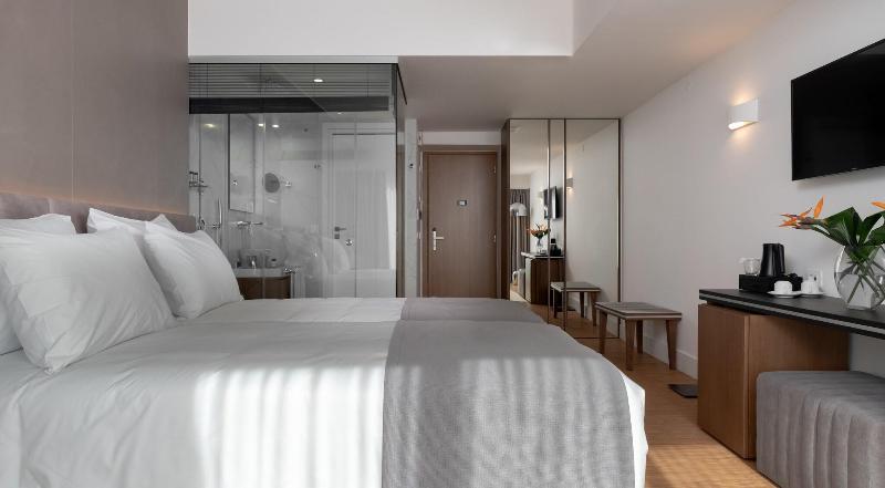 Номер Стандарт, Elia Ermou Athens