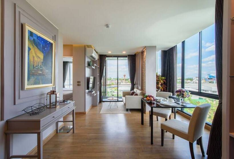 سوییت با چشم‌انداز استخر, Parc Borough City Resort  Sha Extra Plus