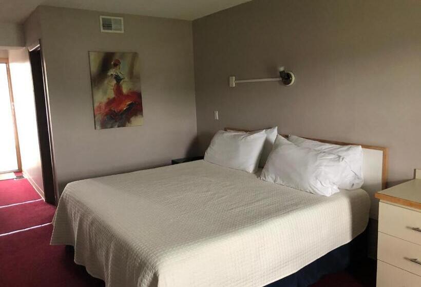 Стандартный Номер Кровать Кинг, Voyageur Motel