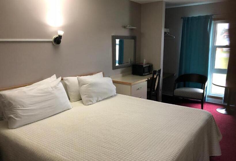 스탠다드 룸 킹사이즈 침대, Voyageur Motel